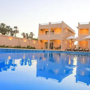 https://royal-nile-villas-pool-view-apartment-1.hotels-luxor-egypt.com